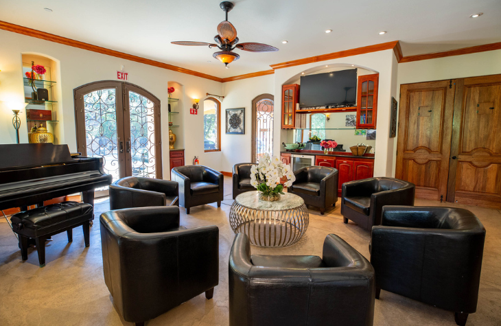 group therapy area at reflections bay area rehab