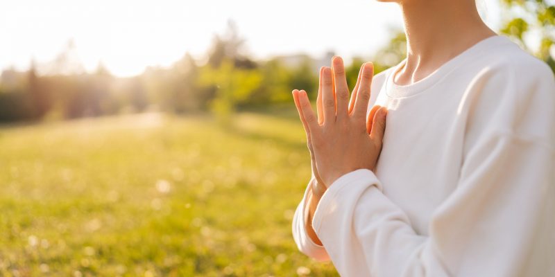 Close-up,Cropped,Shot,Of,Unrecognizable,Young,Woman,Practicing,Yoga,Doing